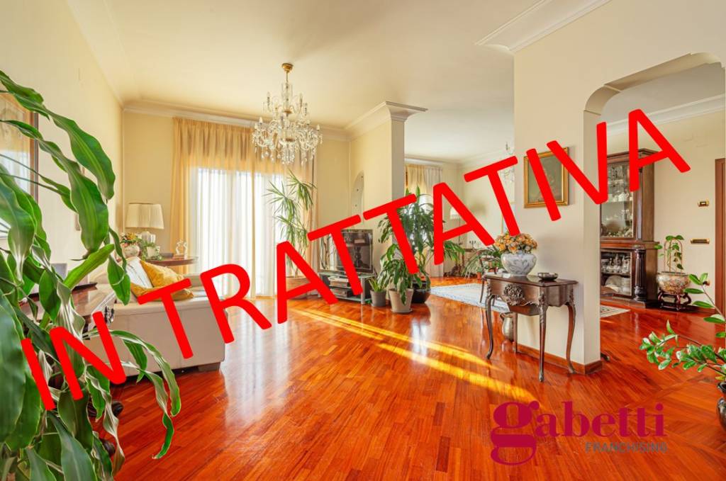appartamento in vendita a Napoli in zona Vomero