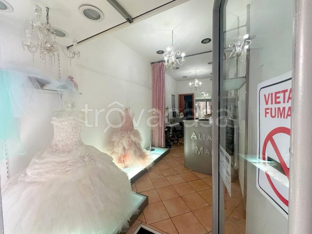 negozio in vendita a Napoli in zona San Lorenzo