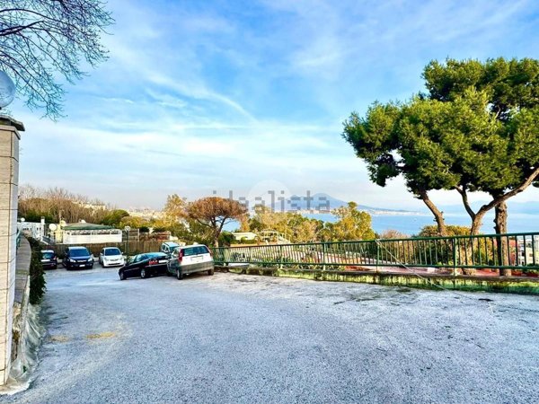 appartamento in vendita a Napoli in zona Posillipo