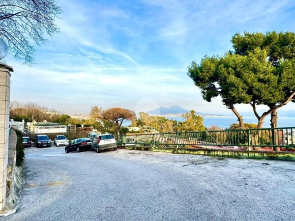 appartamento in vendita a Napoli in zona Posillipo