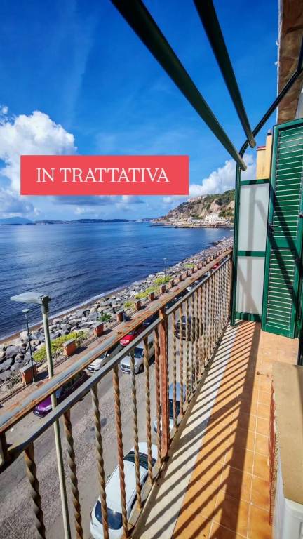 appartamento in vendita a Napoli in zona Bagnoli