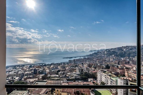 appartamento in vendita a Napoli in zona Chiaia
