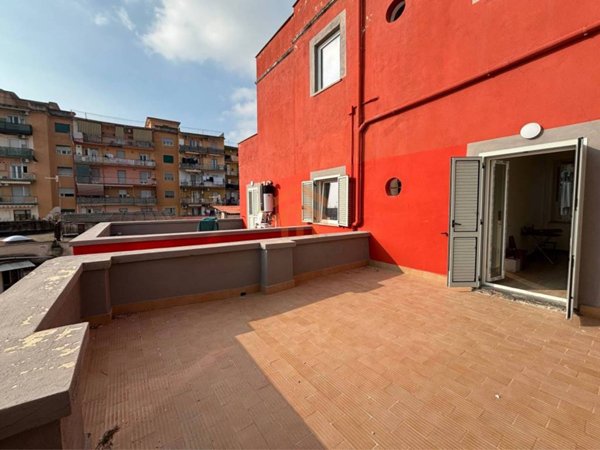 appartamento in vendita a Napoli in zona Stella
