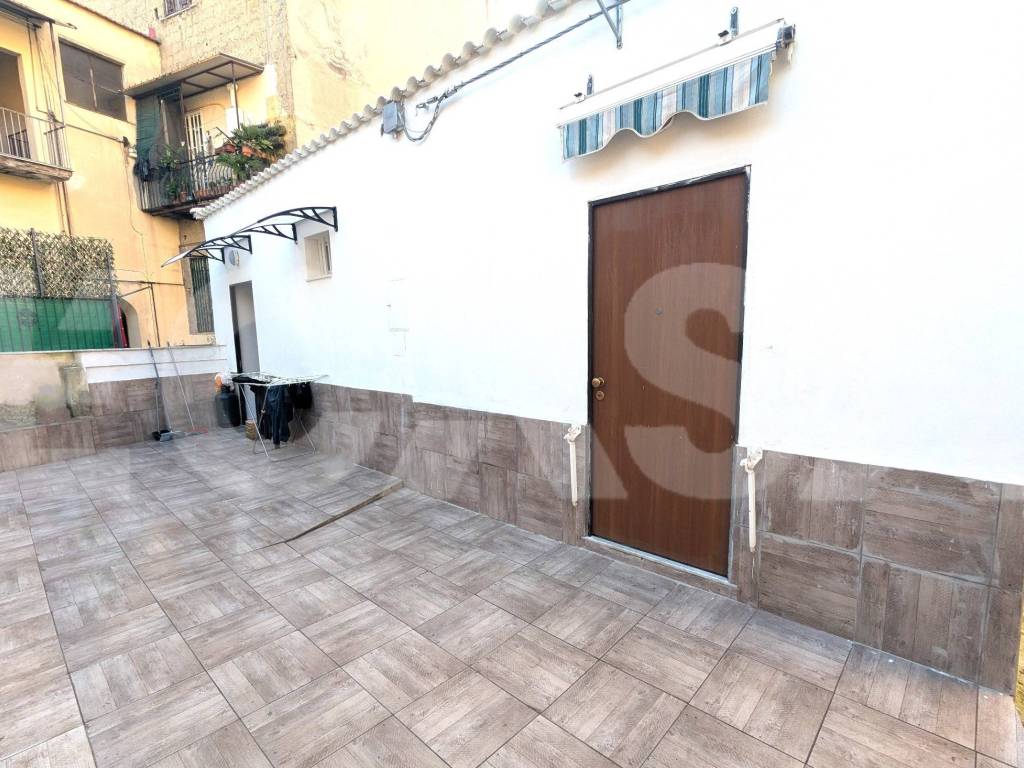 appartamento in vendita a Napoli in zona Stella