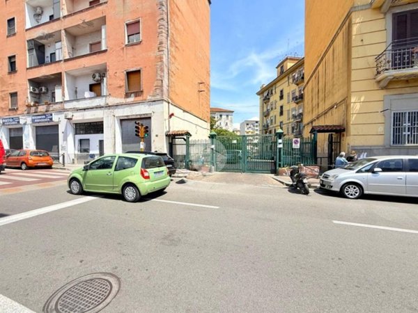 appartamento in vendita a Napoli in zona Poggioreale