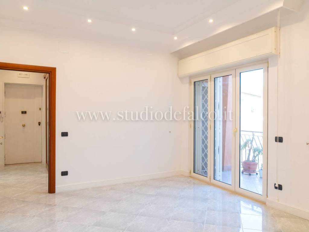 appartamento in vendita a Napoli in zona Pianura