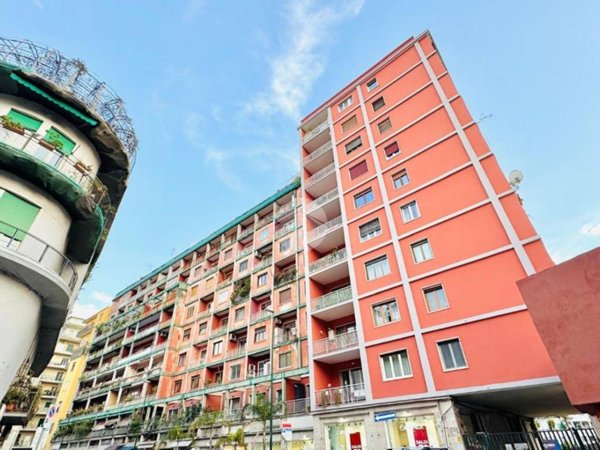 appartamento in vendita a Napoli in zona Chiaia