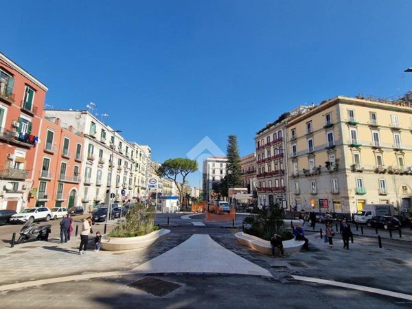 appartamento in vendita a Napoli in zona Chiaia