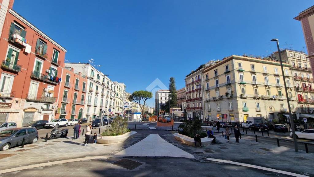 appartamento in vendita a Napoli in zona Chiaia