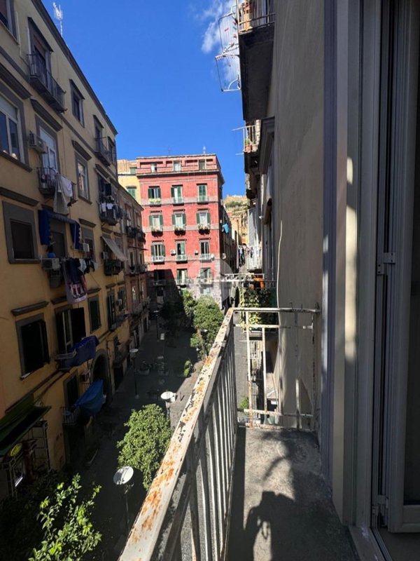 appartamento in vendita a Napoli in zona San Ferdinando