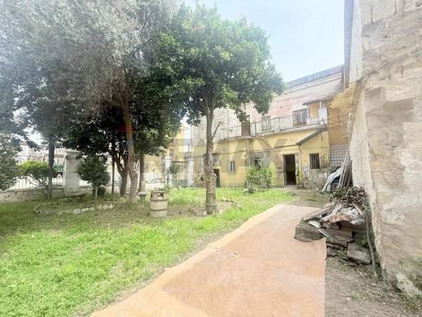 casa indipendente in vendita a Napoli in zona San Pietro a Patierno