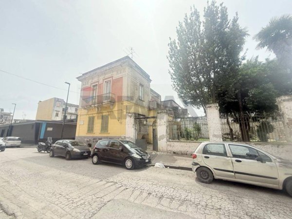 casa indipendente in vendita a Napoli in zona San Pietro a Patierno