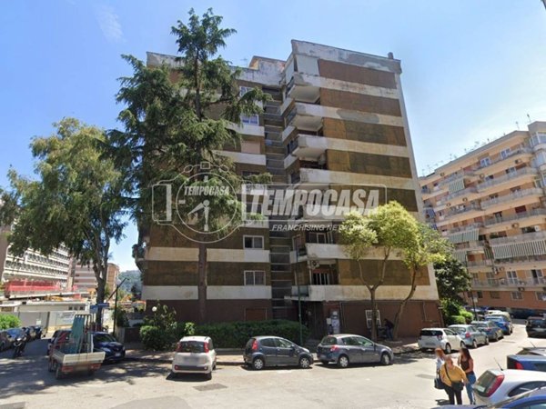 appartamento in vendita a Napoli in zona Fuorigrotta