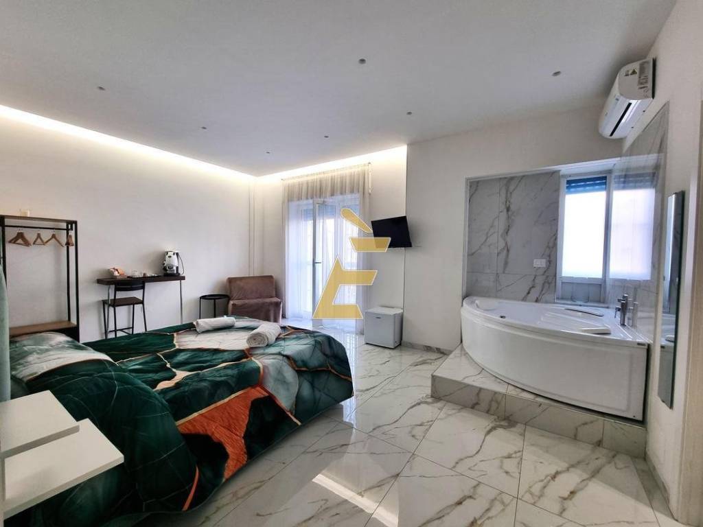 appartamento in vendita a Napoli in zona Vicaria