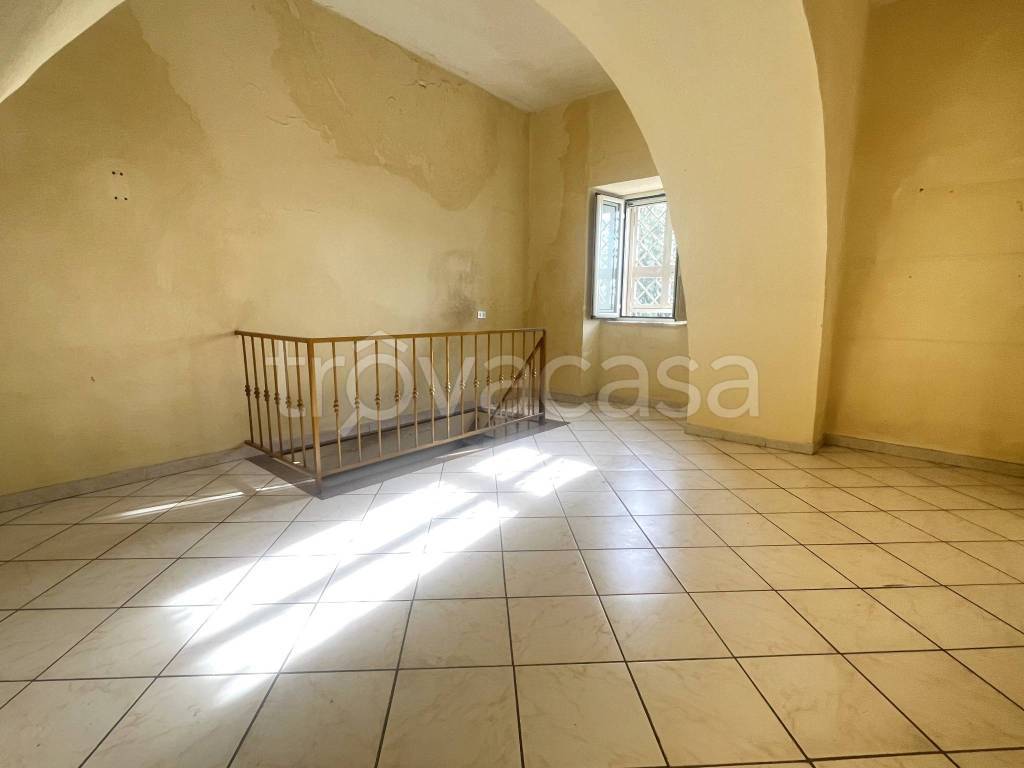 locale commerciale in vendita a Napoli in zona Ponticelli