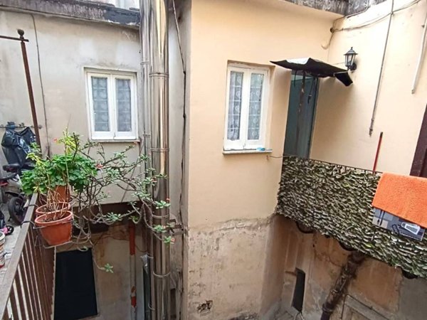 appartamento in vendita a Napoli in zona San Carlo all'Arena