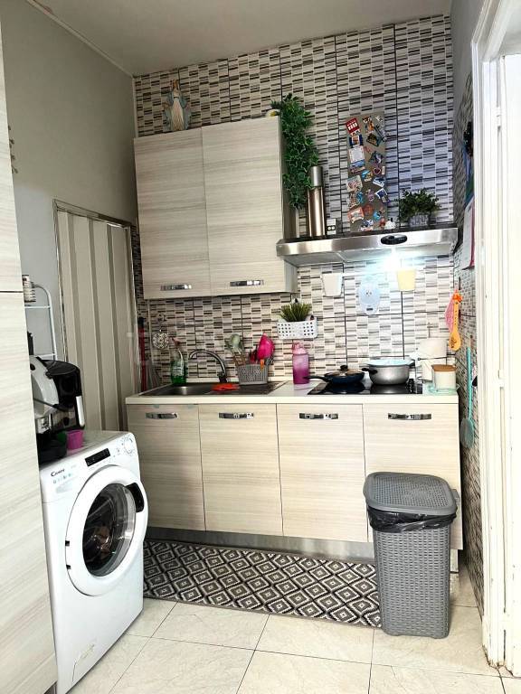 appartamento in vendita a Napoli in zona San Carlo all'Arena