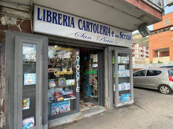 negozio in vendita a Napoli in zona Soccavo
