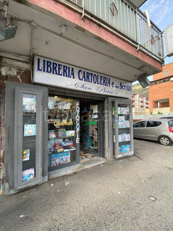 negozio in vendita a Napoli in zona Soccavo