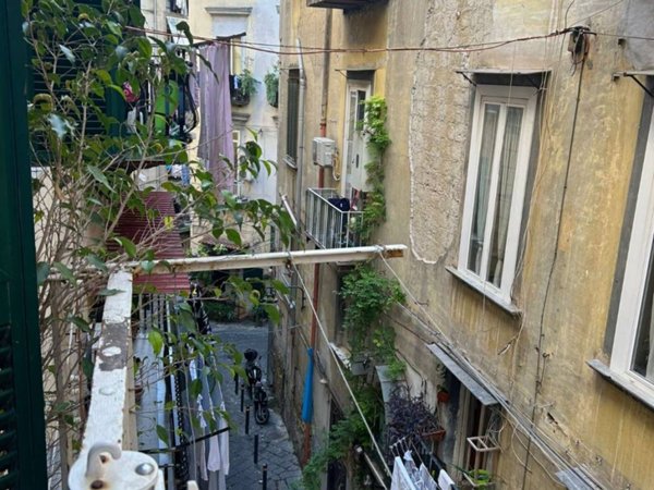 appartamento in vendita a Napoli in zona San Ferdinando