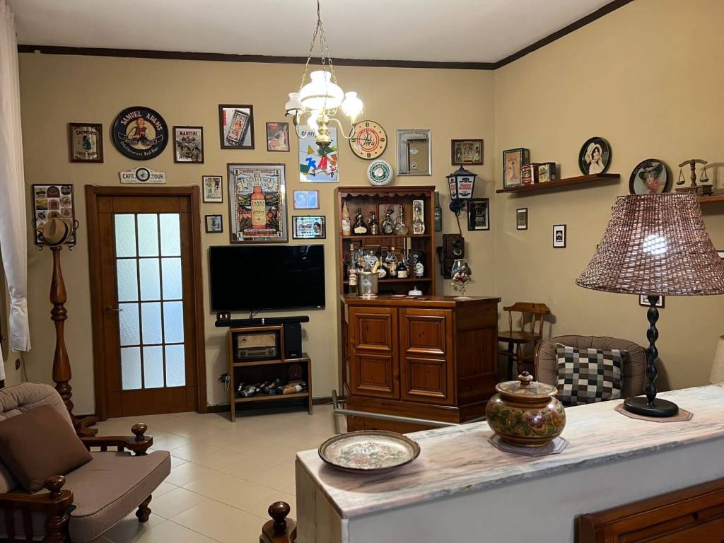 appartamento in vendita a Napoli in zona San Ferdinando