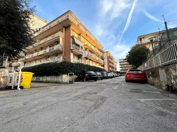 appartamento in vendita a Napoli in zona Pianura
