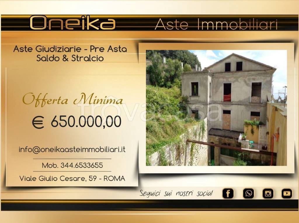 casa indipendente in vendita a Napoli in zona Vomero