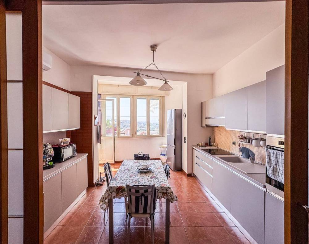 appartamento in vendita a Napoli in zona Vomero