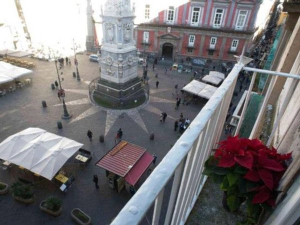 appartamento in vendita a Napoli in zona Stella