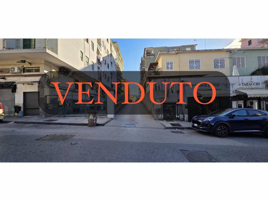 appartamento in vendita a Napoli in zona Bagnoli