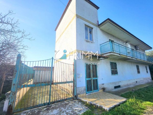 intera palazzina in vendita a Napoli in zona Barra