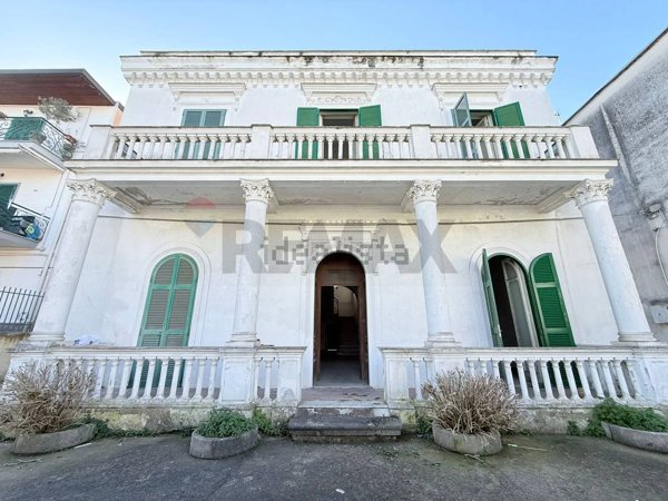 casa indipendente in vendita a Napoli in zona Marianella