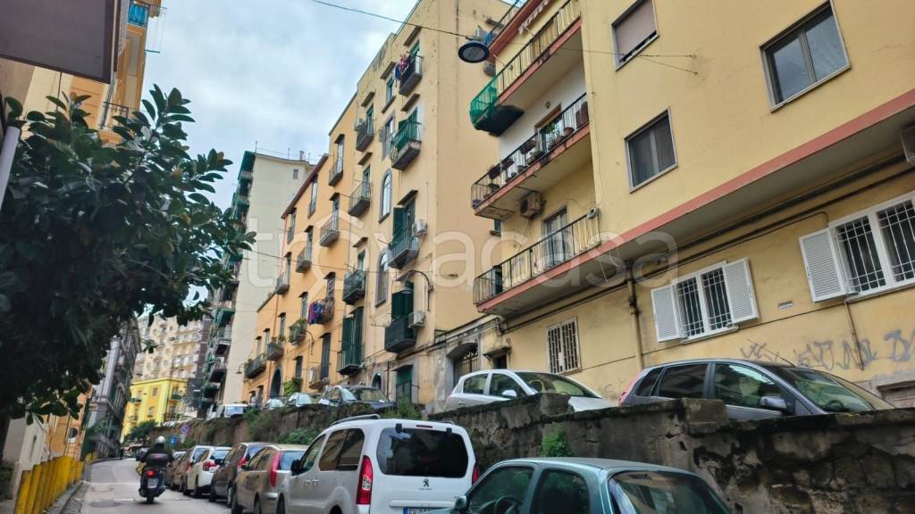 appartamento in vendita a Napoli in zona Stella