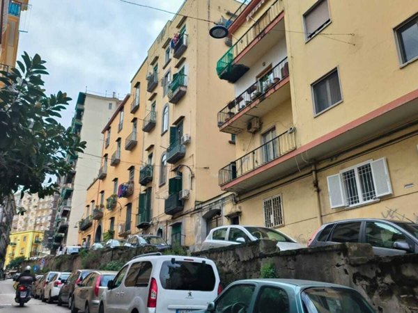 appartamento in vendita a Napoli in zona Stella
