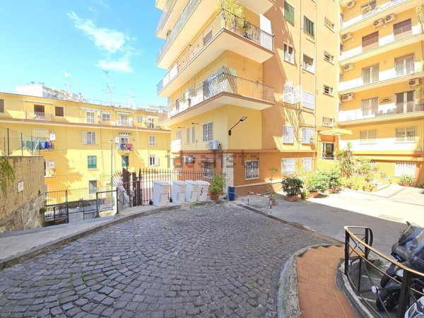appartamento in vendita a Napoli in zona Arenella