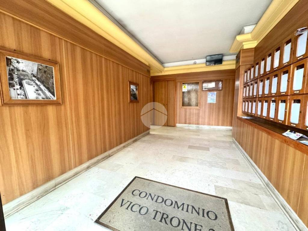 appartamento in vendita a Napoli in zona Stella