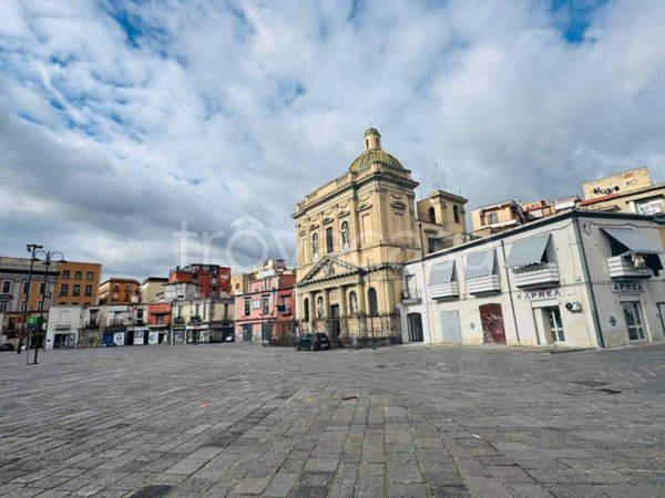 appartamento in vendita a Napoli in zona Pendino / San Giuseppe