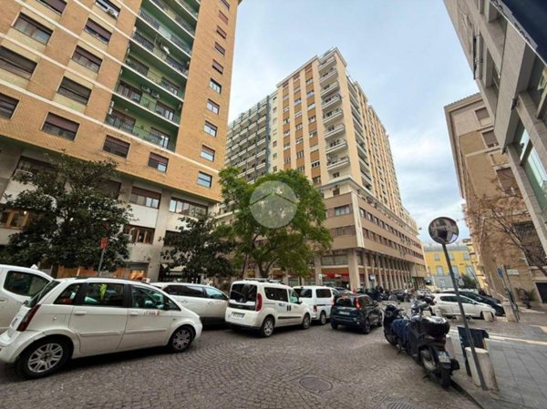 negozio in vendita a Napoli in zona Montecalvario