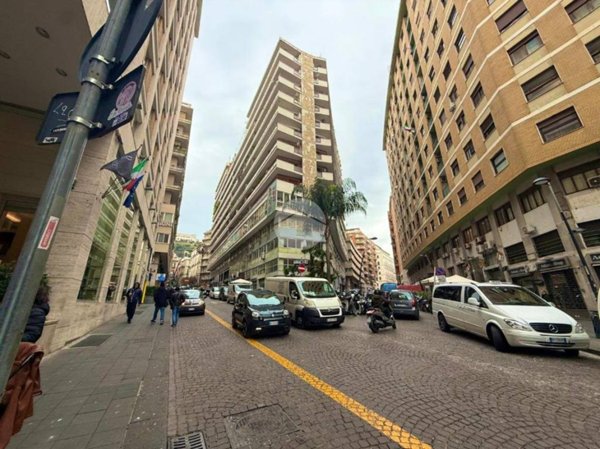 negozio in vendita a Napoli in zona Montecalvario