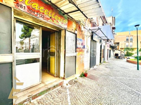 negozio in vendita a Napoli in zona Piscinola