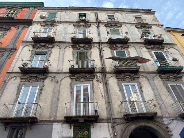 appartamento in vendita a Napoli in zona Stella