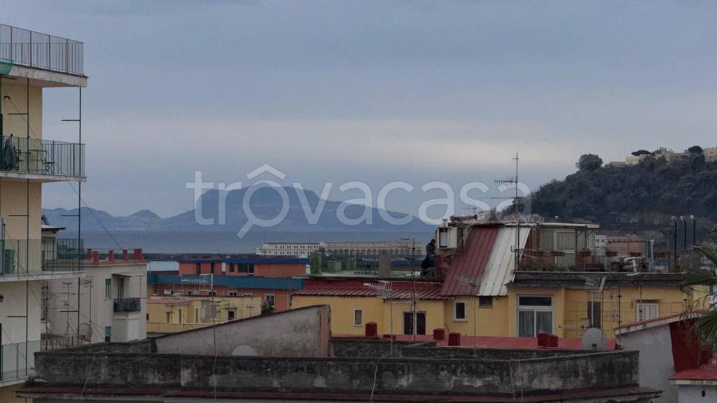 appartamento in vendita a Napoli in zona Bagnoli