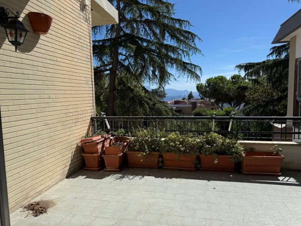 appartamento in vendita a Napoli in zona Posillipo