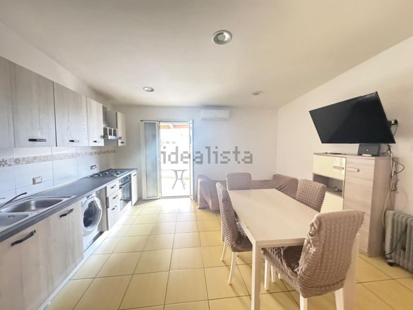 appartamento in vendita a Napoli in zona San Carlo all'Arena