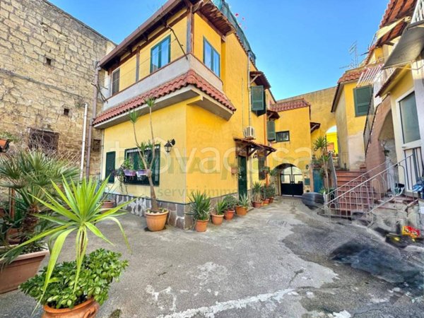 appartamento in vendita a Napoli in zona Pianura
