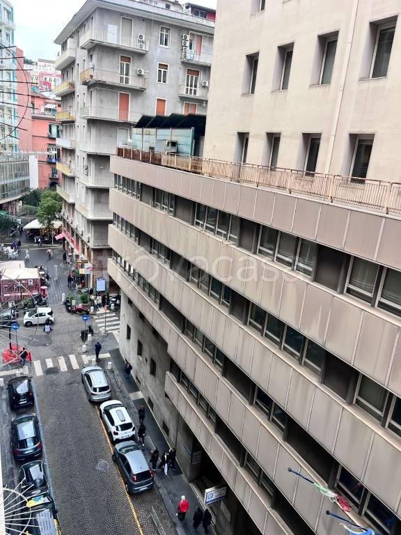 appartamento in vendita a Napoli in zona Porto