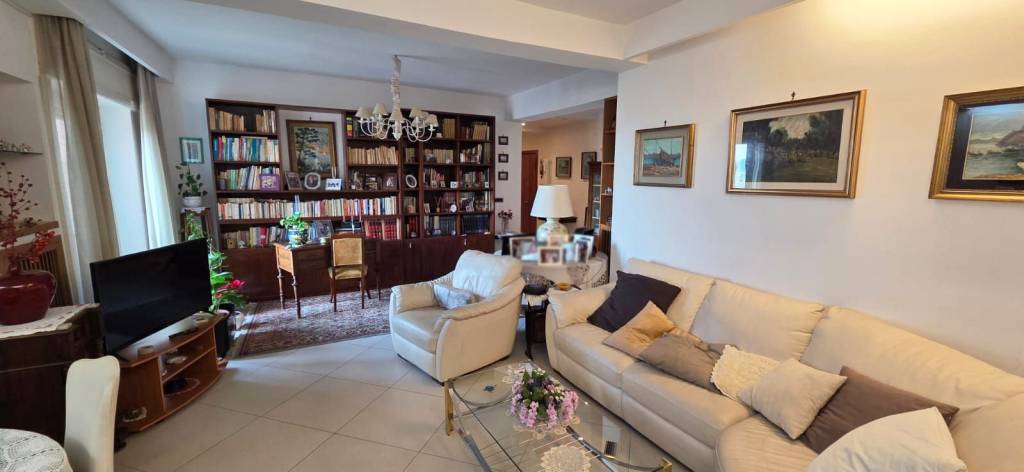 appartamento in vendita a Napoli in zona Vomero