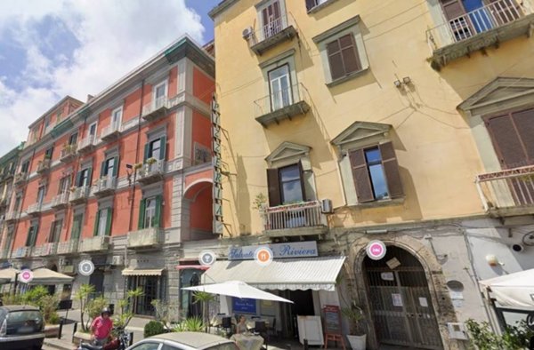 negozio in vendita a Napoli in zona Chiaia