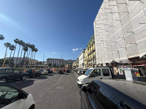 negozio in vendita a Napoli in zona Chiaia