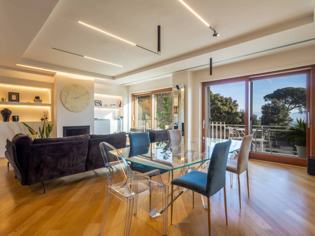 appartamento in vendita a Napoli in zona Posillipo